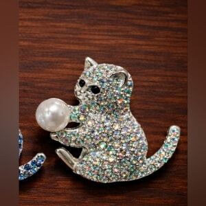 Silver Toned & Clear, Mint Colorful Crystal Cat With Pearl Ball Brooch.